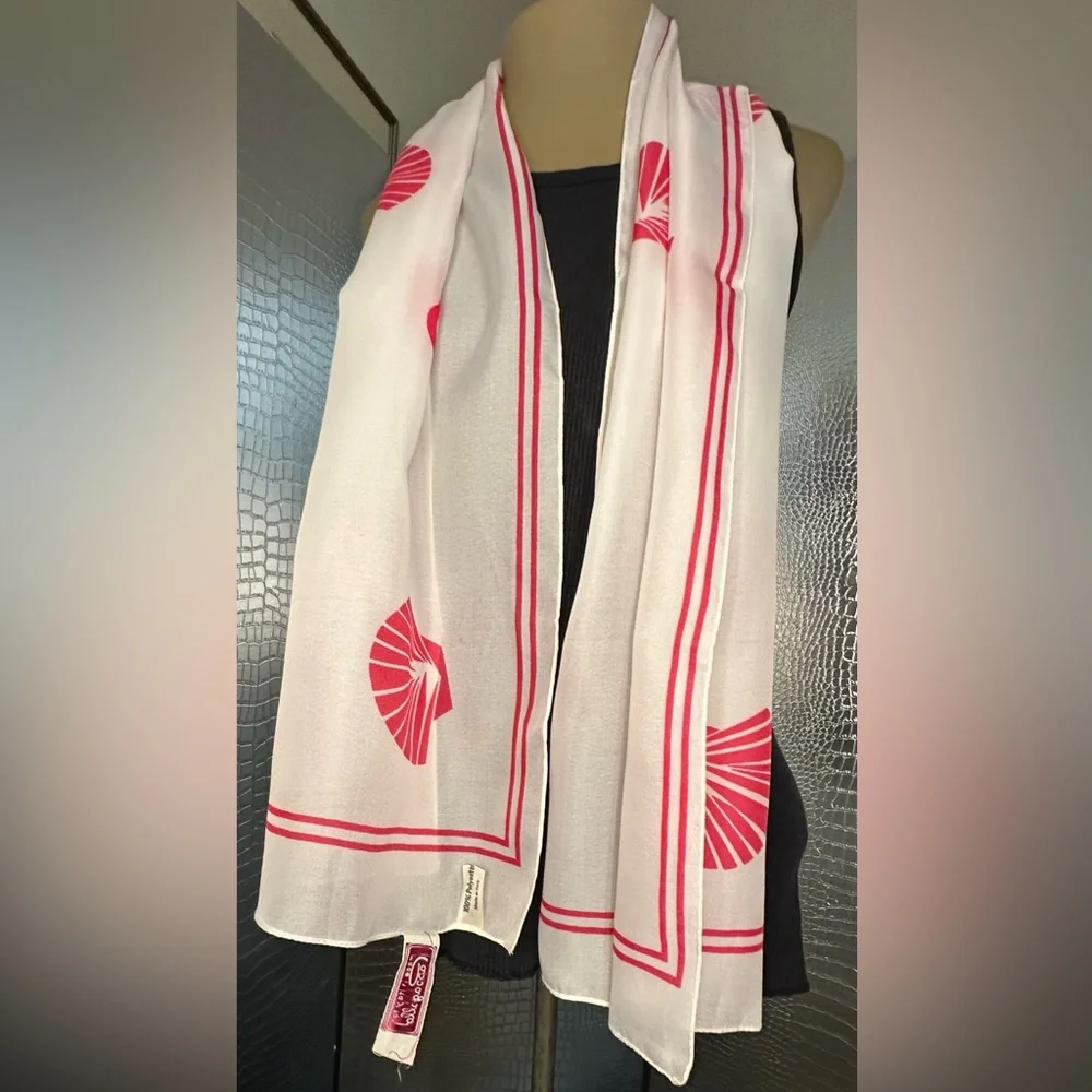 Pappagallo Pretty Vintage Long White Scarf Seashell Pattern Measures 53 x 11